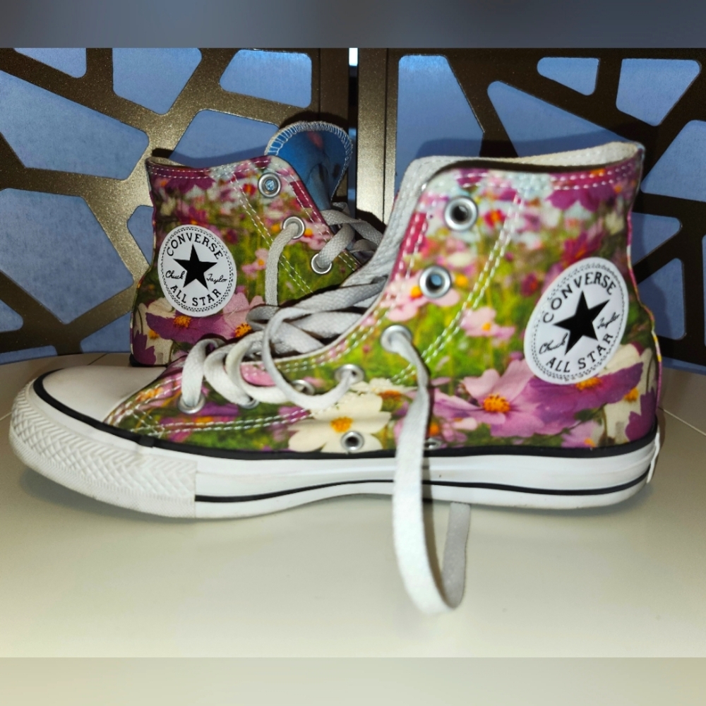 Unique Floral Concerse HiTop